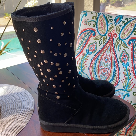 Great black suede uggs with gold and silver button design - Picture 3 of 7